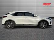 KIA XCEED 2022 (22)