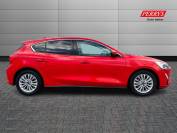 FORD FOCUS 2019 (19)