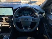 FORD KUGA 2024 (74)