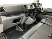 VAUXHALL VIVARO 2021 (70)