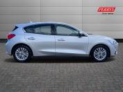 FORD FOCUS 2019 (19)