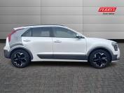 KIA NIRO 2023 (73)