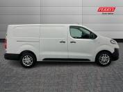 VAUXHALL VIVARO 2021 (21)