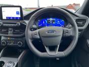 FORD KUGA 2023 (73)