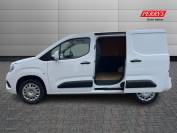 VAUXHALL COMBO CARGO 2021 (21)