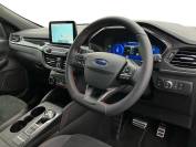 FORD KUGA 2023 (73)