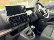 VAUXHALL VIVARO 2024 (74)