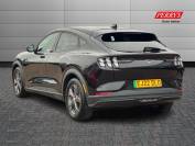 FORD MUSTANG MACH-E 2022 (22)