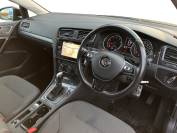 VOLKSWAGEN GOLF 2018 (18)