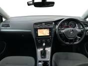 VOLKSWAGEN GOLF 2018 (18)