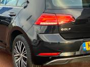 VOLKSWAGEN GOLF 2018 (18)