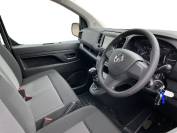 VAUXHALL VIVARO 2024 (24)