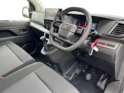 VAUXHALL VIVARO 2024 (74)