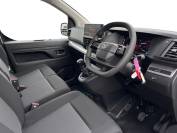 VAUXHALL VIVARO 2024 (74)