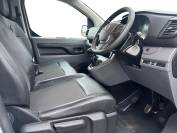 VAUXHALL VIVARO 2020 (70)