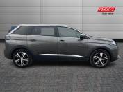 PEUGEOT 5008 2022 (22)