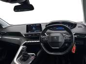 PEUGEOT 3008 2019 (69)