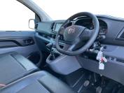 VAUXHALL VIVARO 2020 (70)