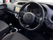 TOYOTA YARIS 2015 (64)