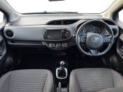 TOYOTA YARIS 2015 (64)