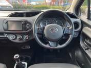 TOYOTA YARIS 2015 (64)