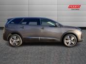 PEUGEOT 5008 2021 (21)