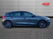 FORD FOCUS 2019 (19)