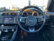 JAGUAR XE 2018 (18)