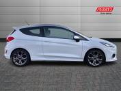 FORD FIESTA 2018 (18)