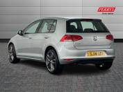 VOLKSWAGEN GOLF 2014 (14)