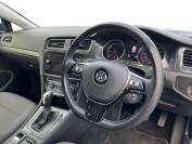 VOLKSWAGEN GOLF 2019 (69)