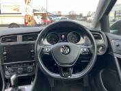 VOLKSWAGEN GOLF 2019 (69)