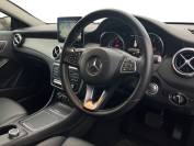 MERCEDES-BENZ GLA 2018 (18)