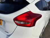 FORD FOCUS 2017 (17)