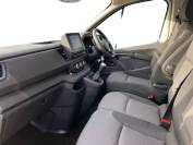 RENAULT TRAFIC 2023 (73)