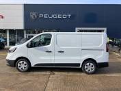 RENAULT TRAFIC 2023 (73)