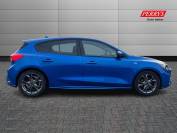 FORD FOCUS 2019 (19)