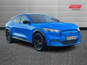 FORD MUSTANG MACH-E 2023 (23)