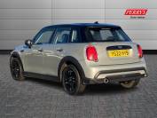 MINI HATCHBACK 2022 (22)