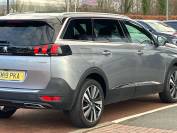 PEUGEOT 5008 2019 (19)