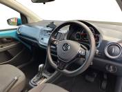 VOLKSWAGEN UP 2022 (72)