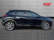 KIA STONIC 2024 (74)