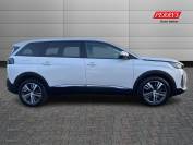 PEUGEOT 5008 2021 (21)