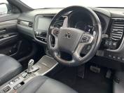 MITSUBISHI OUTLANDER 2021 (21)