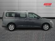 VOLKSWAGEN CADDY MAXI 2024 (74)