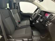 VAUXHALL VIVARO 2025 (74)