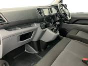 VAUXHALL VIVARO 2022 (22)