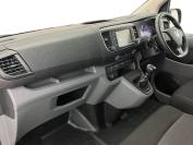 VAUXHALL VIVARO 2022 (22)