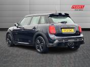 MINI HATCHBACK 2021 (21)