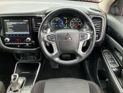 MITSUBISHI OUTLANDER 2020 (70)